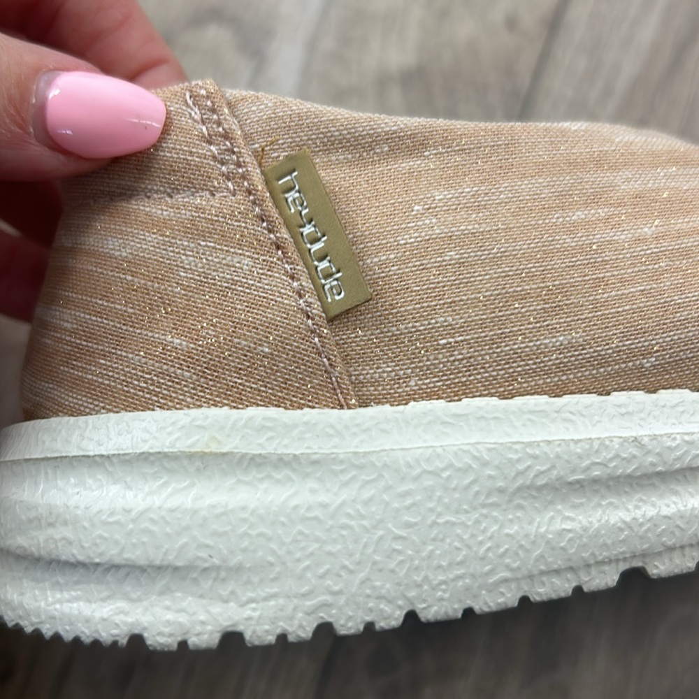 New nwot Hey Dude Wendy Sparkling Rose Gold Sneaker Women’s size 6 - Picture 11 of 11